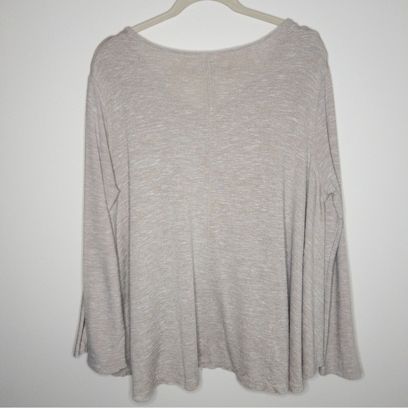 We the Free Long Sleeve V-Neck Swing Top - Picture 4 of 6